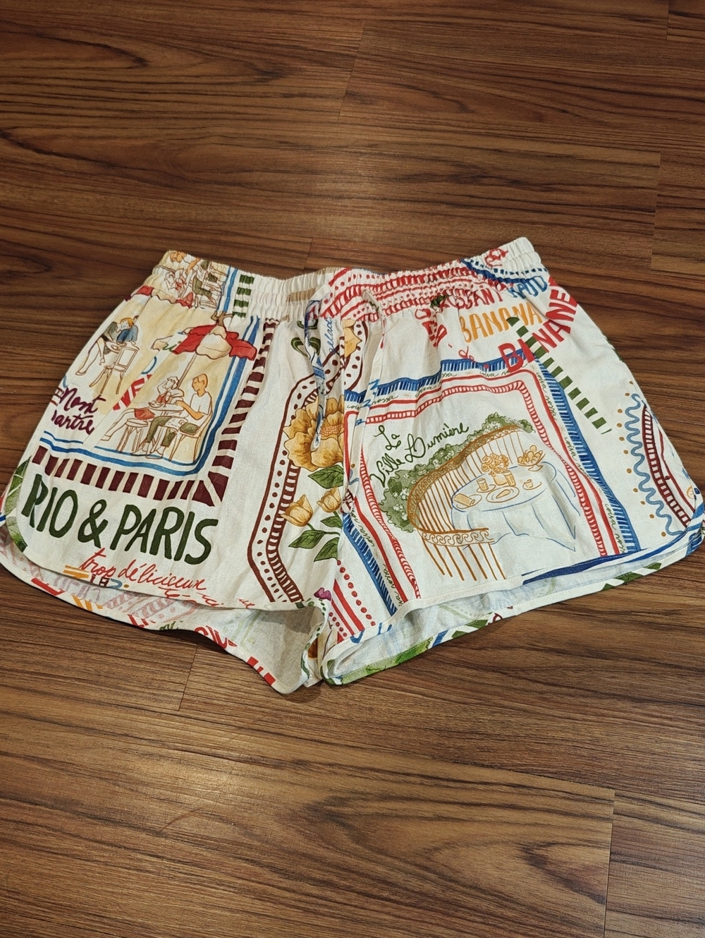 FARM Rio White Multicolor Café-Print Elastic Waist Shorts